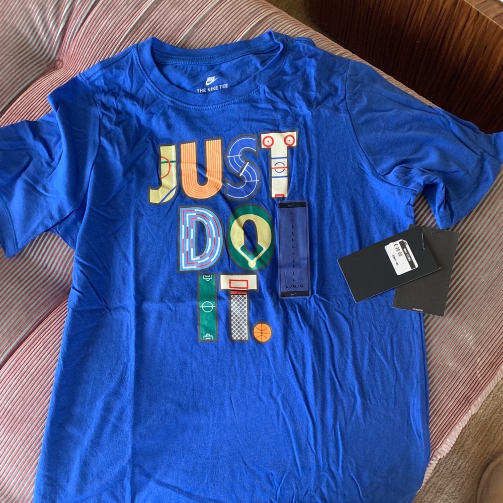 Nike boys t shirt